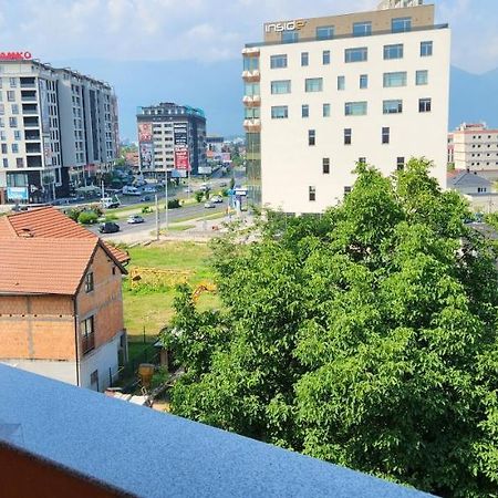 Brand New Two Bedroom And One Living Room Apartment In A Great Location! サラエヴォ エクステリア 写真