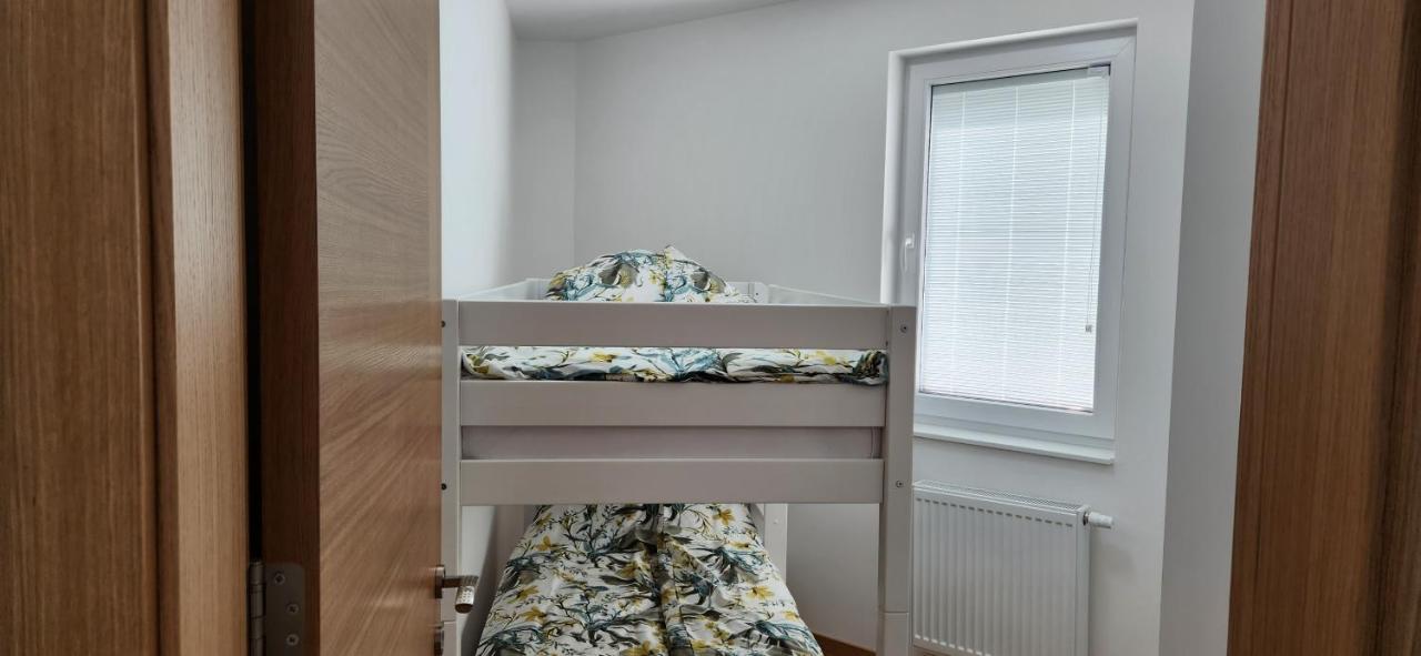 Brand New Two Bedroom And One Living Room Apartment In A Great Location! サラエヴォ エクステリア 写真