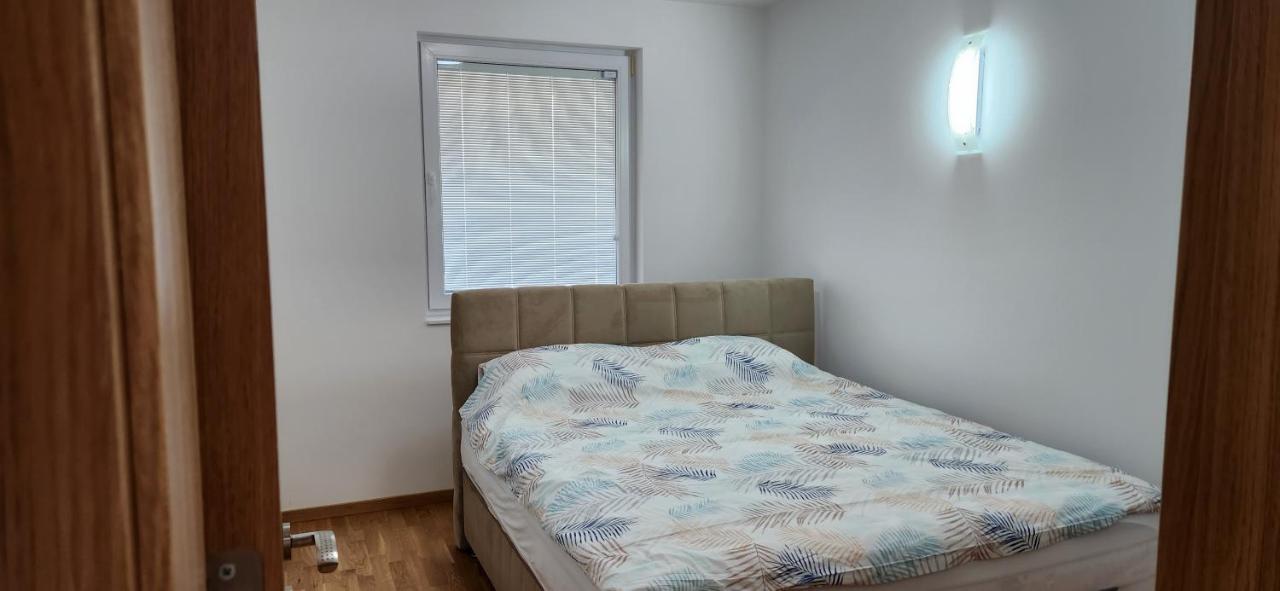 Brand New Two Bedroom And One Living Room Apartment In A Great Location! サラエヴォ エクステリア 写真
