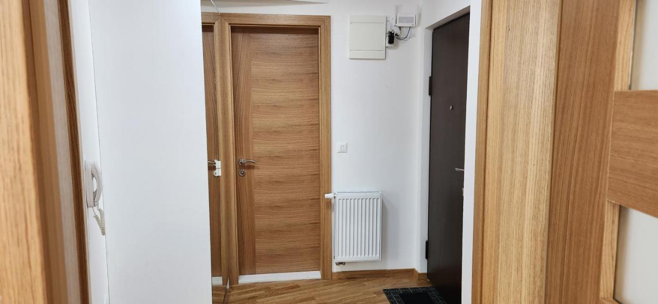 Brand New Two Bedroom And One Living Room Apartment In A Great Location! サラエヴォ エクステリア 写真