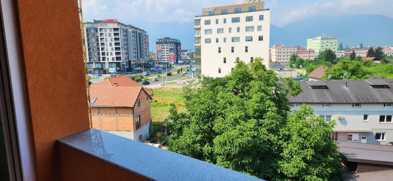Brand New Two Bedroom And One Living Room Apartment In A Great Location! サラエヴォ エクステリア 写真